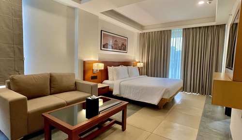 Premium Room, 1 Queen Bed, Non Smoking