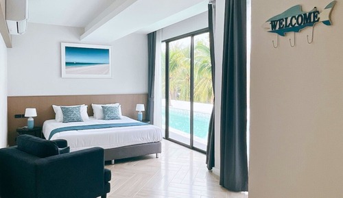 Master Pool Access Room