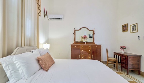 Signature Room
