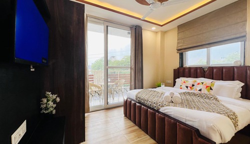 Superior One-Bedroom Apartment