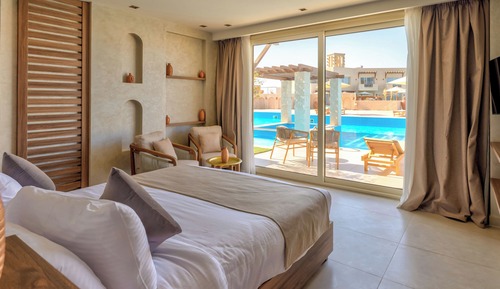 Swim-up (adults only +16 years old)