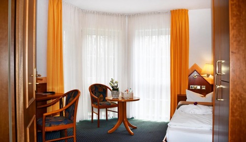 Deluxe Single Room