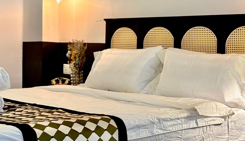 Basic Room, 2 Queen Beds, Private Bathroom