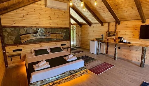 Deluxe Bungalow