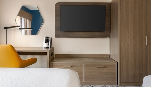 Standard Room, 1 Queen Bed, Accessible (Mobility)
