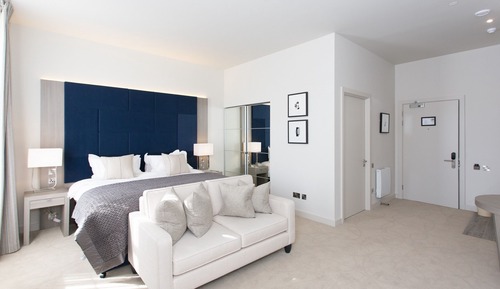 Deluxe Suite