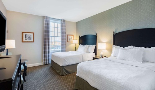 Deluxe Room, 2 Queen Beds, Non Smoking