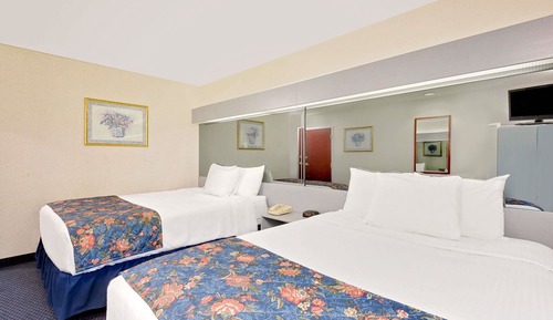 Standard Room, 2 Queen Beds