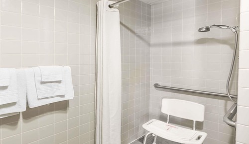 Room, 1 Queen Bed, Accessible, Non Smoking (Mobility Accessible)