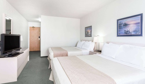 Room, 2 Queen Beds, Non Smoking (Mini-Kitchenette)