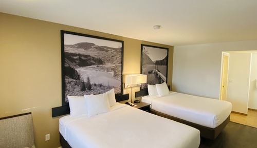 Room, 2 Queen Beds, Kitchen