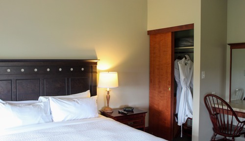 Suite, 1 King Bed, Golf View