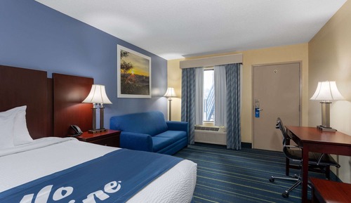 Room, 1 King Bed, Accessible, Bathtub (Mobility/Hearing, Grab bars)