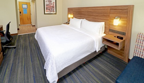 Standard Room, 1 King Bed, Ground Floor