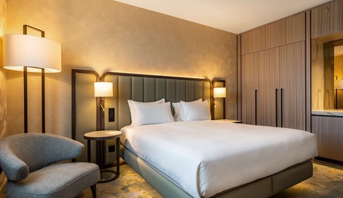 Deluxe Room, 1 King Bed