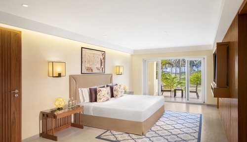 2 Bedroom Sea View Family Suite with Living Room (Interconnected)