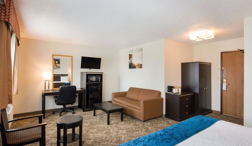Suite, 1 King Bed with Sofa bed, Non Smoking, Refrigerator & Microwave (with Sofabed)