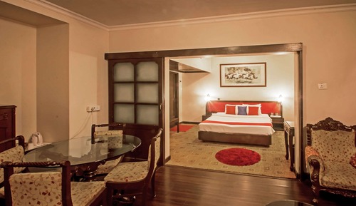 Suite, 1 King Bed, Smoking