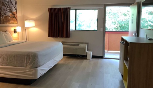 Studio Suite, 1 King Bed, Non Smoking