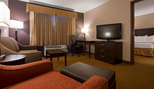 Suite, 1 King Bed with Sofa bed, Non Smoking, Refrigerator & Microwave (with Sofabed)