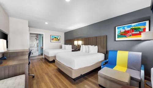 Standard Room, 2 Queen Beds, Accessible, Bathtub