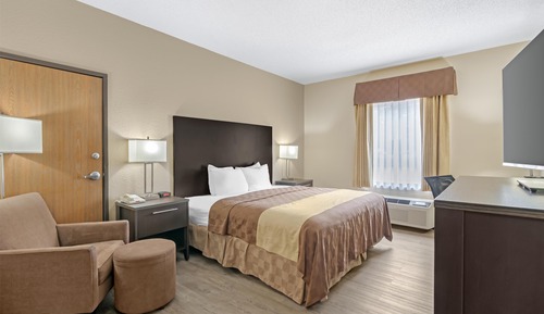 Standard Room, 1 King Bed, Accessible, Non Smoking (Pet Friendly)