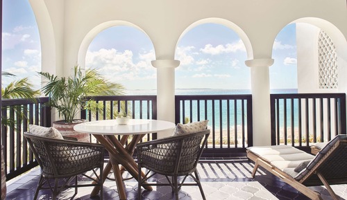 Premium Room, Beachfront (King)