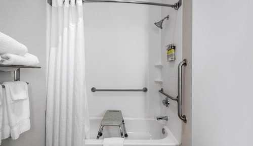 Standard Room, 2 Queen Beds, Accessible (Comm, Mobil, Accessible Tub)