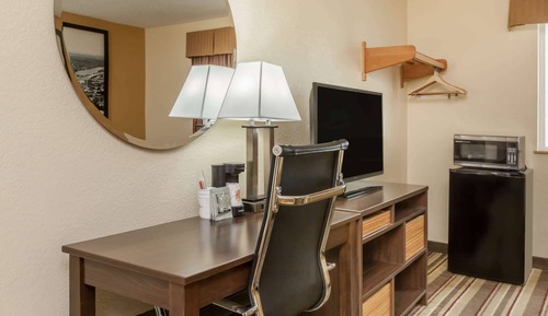 Suite, 1 King Bed, Non Smoking