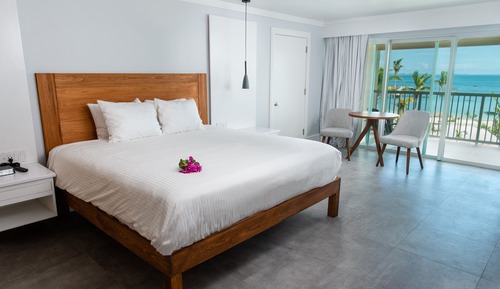 Deluxe Room, 1 King Bed (Plus)