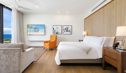 Ocean View King Deluxe Room at Merrywing Tower