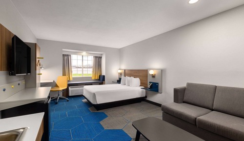 Standard Room, 1 Queen Bed, Accessible