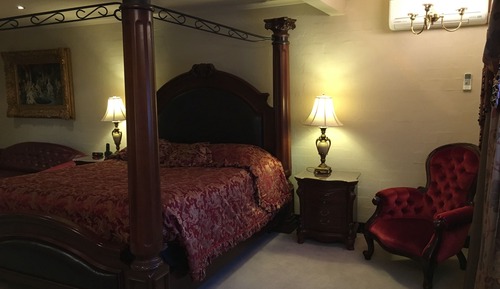 Executive Apartment, Jetted Tub