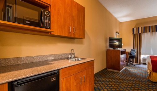 Suite, 2 Queen Beds, Non Smoking, Jetted Tub (Bunk beds)