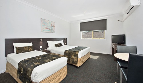 Standard Room (Queen and Single)