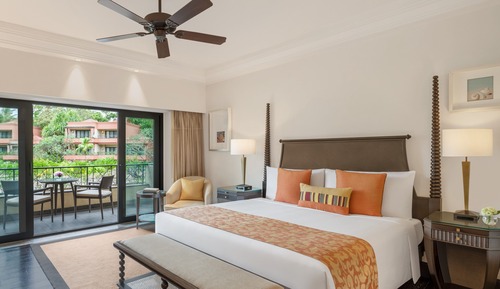 Superior Room, 1 King Bed, Non Smoking, Lagoon View (Balcony)