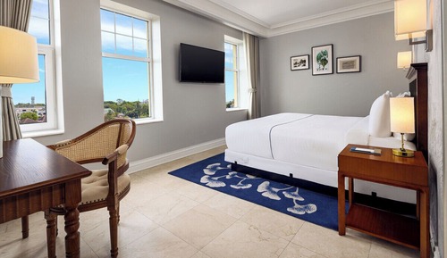Suite, City View