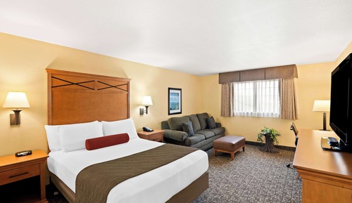 Standard Room, 1 Queen Bed, Non Smoking, Refrigerator