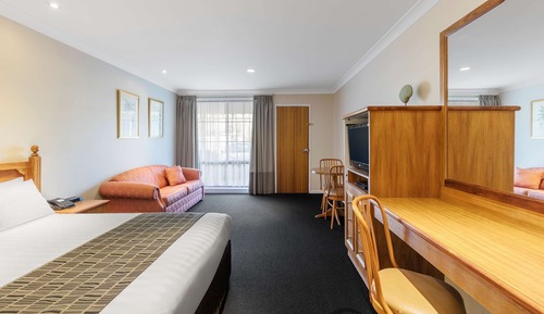 Deluxe Room, 1 Queen Bed, Non Smoking