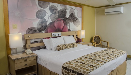 Room, Island View, 1 King Bed