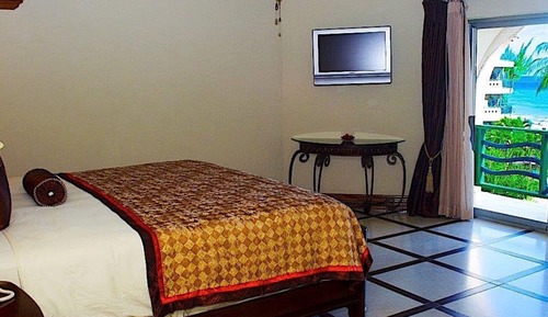Suite, 2 Bedrooms, Pool View