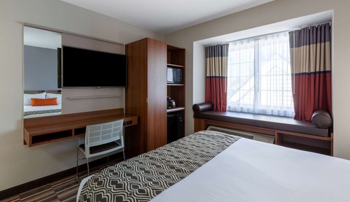 Room, 1 Queen Bed, Accessible, Non Smoking (Mobility,Roll-In Shower)