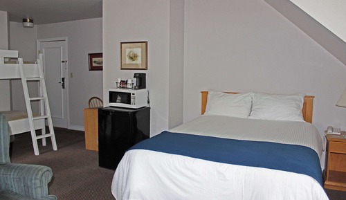 Standard Room, Multiple Beds, Non Smoking