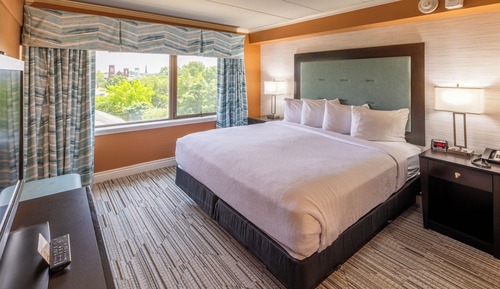 Standard Suite, 2 Bedrooms, City View, Corner