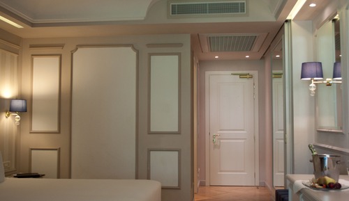 Deluxe Double or Twin Room, Lake View (with Spa Access)