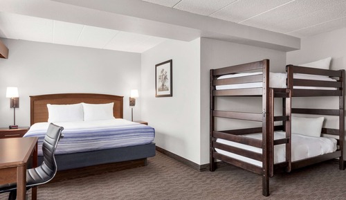 Suite, Multiple Beds, Non Smoking, Fireplace