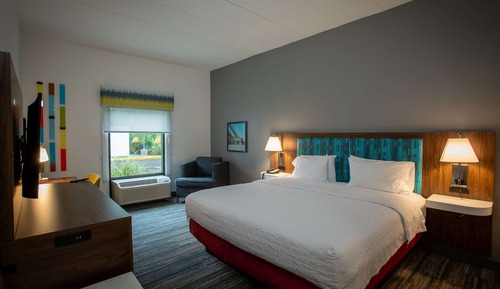 One king bed non smoking