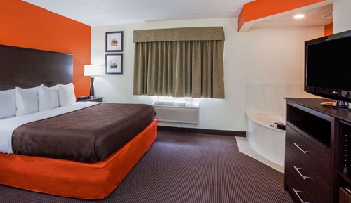 Suite, 1 King Bed, Non Smoking (Second Floor)