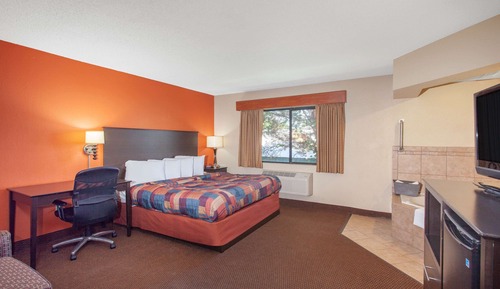 Studio Suite, 1 King Bed, Non Smoking