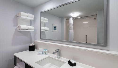 Room, 2 Queen Beds, Accessible (Mobility & Hearing, Roll-In Shower)